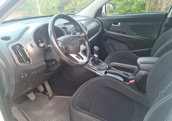 Kia Sportage cena 37700 przebieg: 260000, rok produkcji 2012 z Kraków małe 172